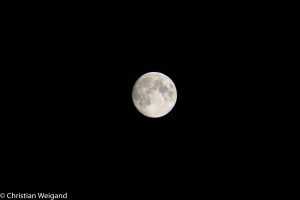 Mond mit Teleskop Novalux 415 mm